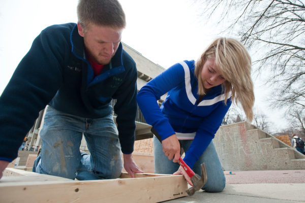 Photo of Habitat for Humanity volunteers on Library mall